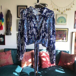 RACHEL ZOE size L Blue & White Floral Batwing Sleeve Cropped Smocked Waist Top